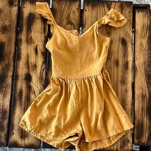 Girl’s size 8/10 romper.